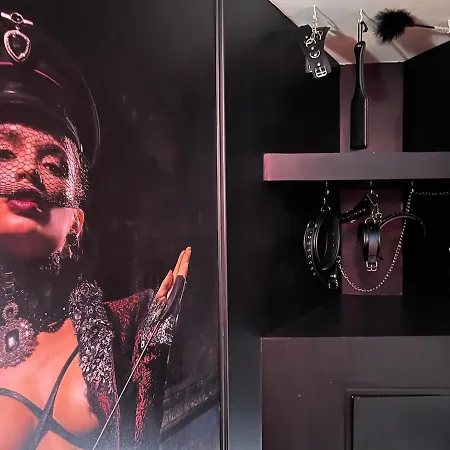 Apartamento La Kinky - Prive Et Donjon De Luxe *