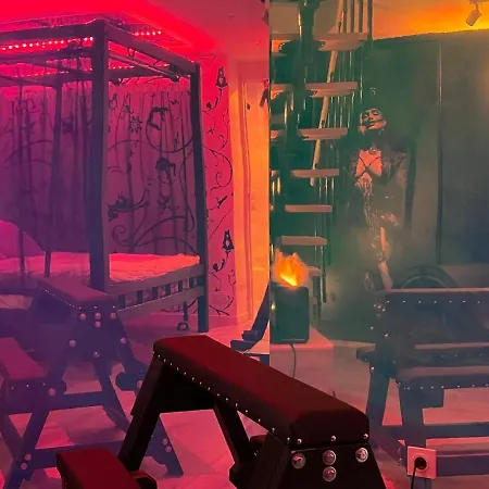 Apartamento La Kinky - Prive Et Donjon De Luxe *